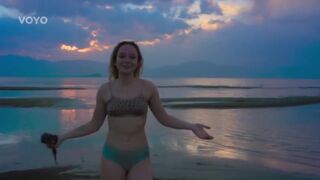 Gabriela Heclová, Zuzana Novotná nude - Extraktori s01e01 (2023)