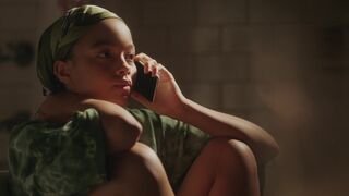 Emily Alyn Lind, Whitney Peak– Gossip Girl s01e01 (2021) Nude Video