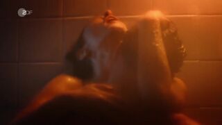 Asli Melisa Uzun hot - Blutige Anfänger s03e07 (2022) nude movie scenes
