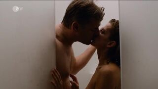 Bernadette Heerwagen hot, Judith Rosmair sexy - München Mord s01e06 (2017) hot episodes