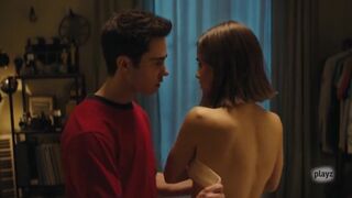 Júlia Gibert sexy, Anna Alarcón, Berta Galo, Alícia Falcó hot - Ser o no Ser (2023) Hot Scenes of Seasons 1-2