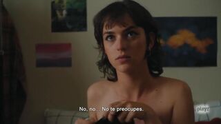 Júlia Gibert sexy, Anna Alarcón, Berta Galo, Alícia Falcó hot - Ser o no Ser (2023) Hot Scenes of Seasons 1-2