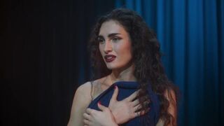 Mina Serrano hot. Cris Miró s01e01 (2024). Hot striptease scene