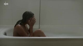 Salka Weber nude, Meryem Ebru Özm sexy, Lea Willkowsky hot - Festmachen s01e01-05 (2024) All Hottest Scenes