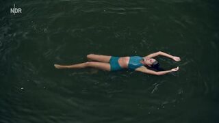 Salka Weber nude, Meryem Ebru Özm sexy, Lea Willkowsky hot - Festmachen s01e01-05 (2024) All Hottest Scenes