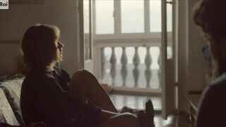 Sophie Pfennigstorf, Adèle Wismes nude - Sopravvissuti (2022) s01e01-02 Nude