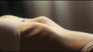 Harriet Herbig-Matten Sex Scenes from Maxton Hall The World Between Us s01e06 (2024) Nackte Bühne