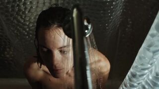 Vicky Luengo nude - Red Queen (Reina Roja) s01e05 (2024)