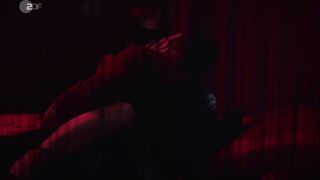 Alice Dwyer, etc - Herr und Frau Bulle s01e01 (2018)