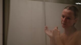 Caroline Taillet nude - La Théorie du Y (2022) s03-e05 Hot Bath Scene