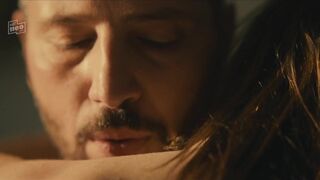 Antje Traue, Julia Koschitz - Am Anschlag hot - Die Macht der Kränkung (2021)s01e02