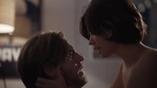 María León, Mariam Hernández, Loreto Mauleón sexy - Air Kisses s01e02 (2021). Hot TV Show Scenes