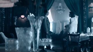 Lili Epply, Lize Feryn nackte - Legacy s01e08 (2023) German TV lusty scenes