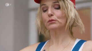 Tanja Wedhorn hot - Fritzie - Der Himmel muss warten (2022) s03e03-04 TV sex Scene