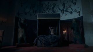 Amrita Acharia, Ludivine Sagnier sexy - The Serpent Queen (2022) s01e02