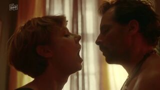 Llewellyn Reichman, Sarah Bauerett hot | Deadlines s01e08 (2021)