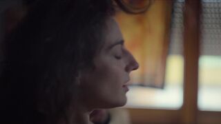 Seyneb Saleh nude -MG (2022) s01-e01