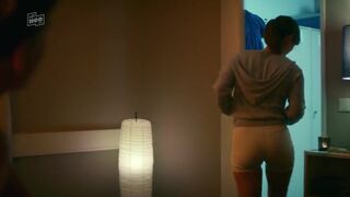 Vita Tepel hot - Pumpen s01e20 (2024) car sexy scenes