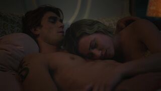 Madelaine Petsch, Vanessa Morgan, Lili Reinhart hot - Riverdale (2022)  s06e22