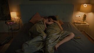 Jasmin Gerat, Sarah Bauerett nude - Der Kroatien-Krimi s07e02 (2023) hot lesbian scenes