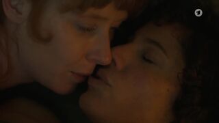 Jasmin Gerat, Sarah Bauerett nude - Der Kroatien-Krimi s07e02 (2023) hot lesbian scenes