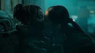 Tracy Gotoas, Lola Le Lann sexy - Ganglands s02e01e05 (2023) hot lesbian