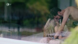 Leonie Wesselow sexy, Barbara Prakopenka hot. Helen Dorn s01e16 (2022 Hot TV Show Scenes