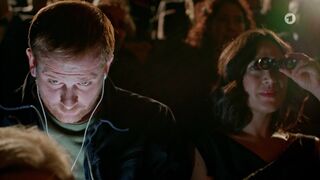 Mona Pirzad, Nadja Bobyleva - Käthe und ich s01e01 (2019) Naked Movie Scene