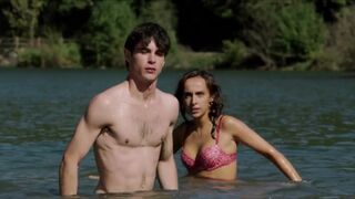 Laura Moray sexy, Megan Montaner, Carla Díaz - The Hunt (2020) s01e05-07 Hot Bikini Scenes