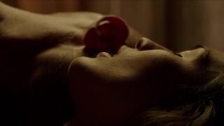 Laura Moray sexy, Megan Montaner, Carla Díaz - The Hunt (2020) s01e05-07 Hot Bikini Scenes