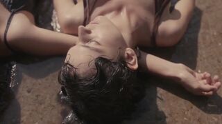 Alícia Falcó, Elena Tarrats - Las buenas compañías (2023) nude scenes