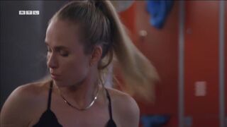 Lesbian kiss scene Alexandra Fonsatti hot, Laura Egger sexy - Alles was zählt e4222 (2023)