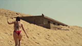 Eva Bouet, Mathilde Dupont-Corban sexy - Aus Liebe zum Meer (2022) Lesbian Movie Hot Scene