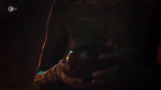 Annika Blendl, Emma Floßmann, Samia Chancrin nackte. Das Quartett s02e01 (2024) Nude Scenes