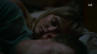 Frida Gustavsson nude. Flashing Tits Scene. Trolosa s01e02 (2025)