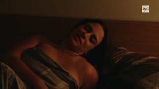 Anna Valle hot, Fotini Peluso sexy, Sofia Iacuitto, Chiara Pia Aurora - La compagnia del cigno s02 (2021)