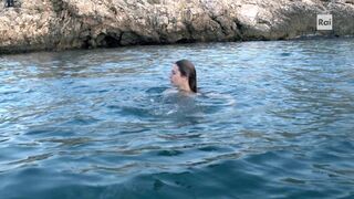 Violante Placido hot, Gaja Masciale sexy - Fino all'ultimo battito (2021) Season 01