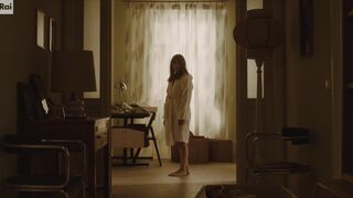 Aurora Ruffino Hot Bath Scene - Noi (2022) Season 01 Ep2