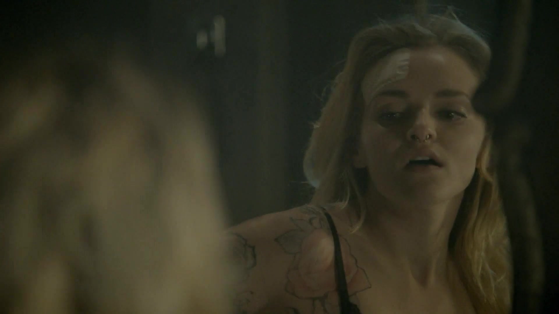 Madeline Brewer naked - Hemlock_Grove_s02e02-03 (2014) .