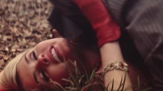 Barbara Evans - Dois Irmaos s01e03 (2017) Naked hot scene