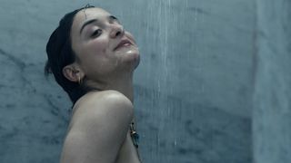 Alba August, Angela Bundalovic, Jessica Dinnage - The Rain s01e05 (2018) Nude actress
