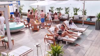 Beau_Garrett__Necar_Zadegan_-_Girlfriends__Guide_to_Divorce_s01e01-07 (2014)