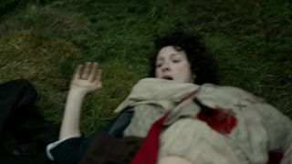 Caitriona Balfe – Outlander s01e08 (2014) celebrity naked