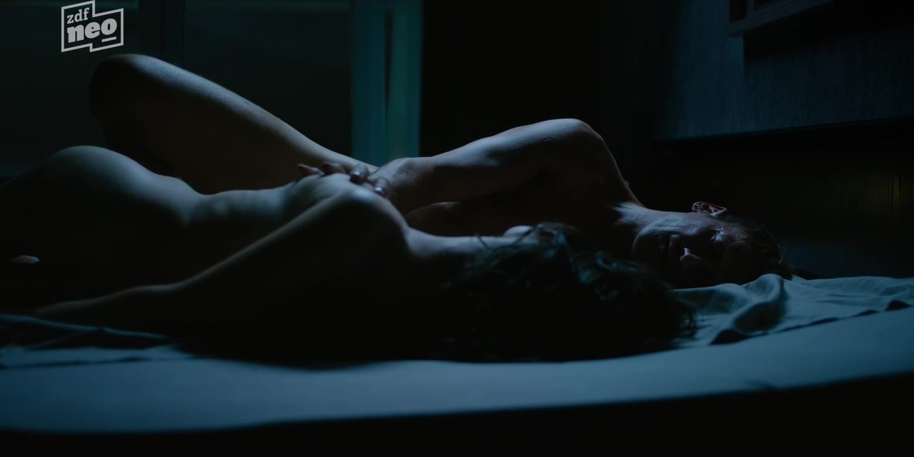 Friederike Becht - Parfum s01e03 (2018) Naked movie scenes.