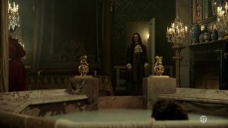 Anna Brewster - Versailles s02e01 (2017) Nudity Pregnant Scene