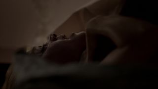 Gillian Alexy – The Americans s03e01 (2015) Censorship nude scene