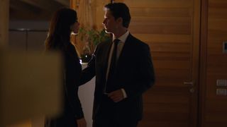 Catrinel Marlon nude - La Porta Rossa s01e05 (2017)