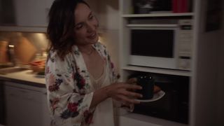 Nathalie Odzierejko nude - Sam-s03e02e06 (2019)