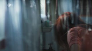 Svenja Jung naked - Zarah Wilde Jahre s01e06 (2017)