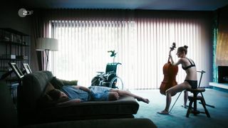 Josefine Preuss naked - Schuld (2017) (Season2, Episode3)